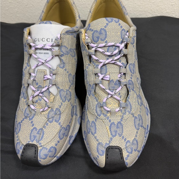 Gucci Men Run Sneakers - Picture 2 of 7